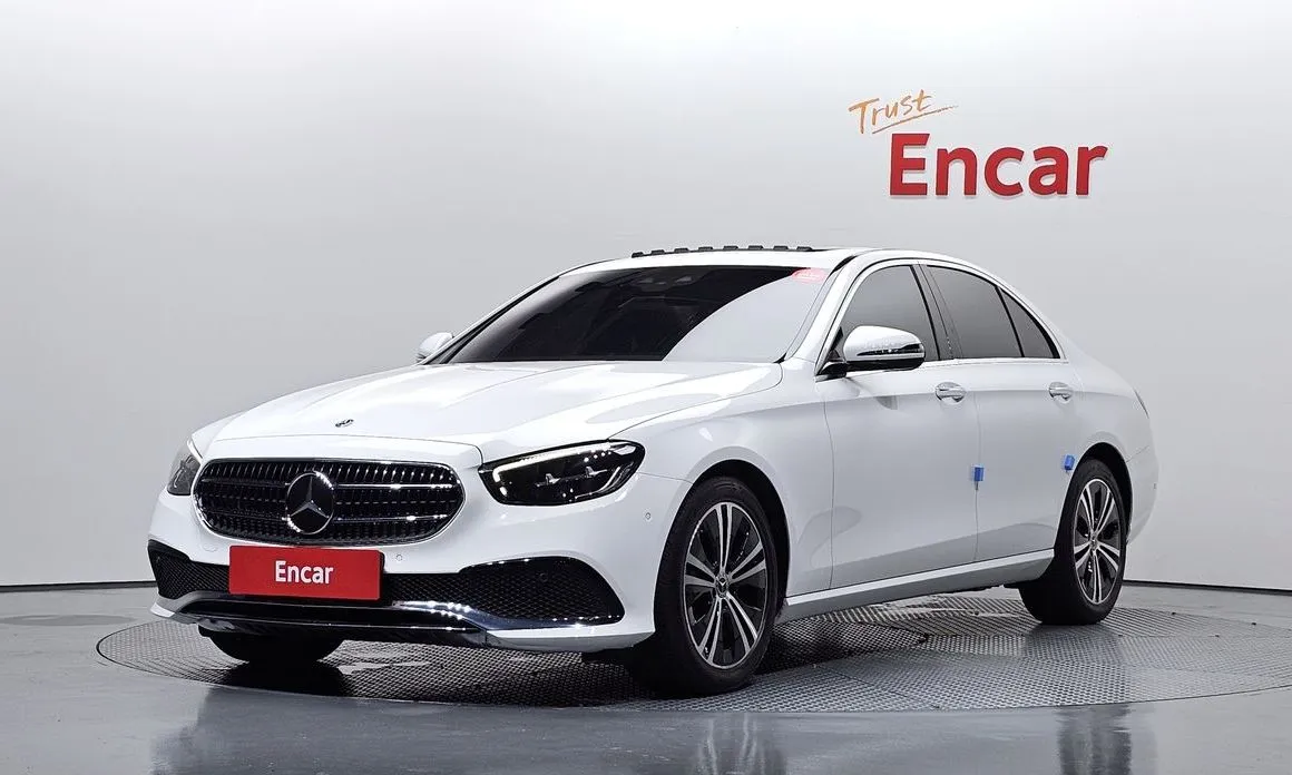 Mercedes-Benz E-Class — фото 1