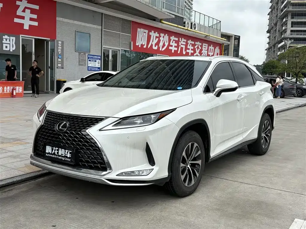 Lexus RX — фото 1