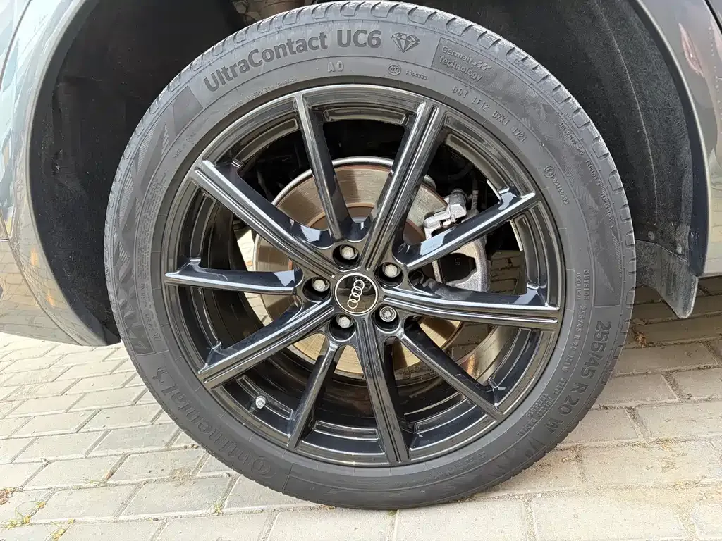 Audi Q5L Sportback — фото 4