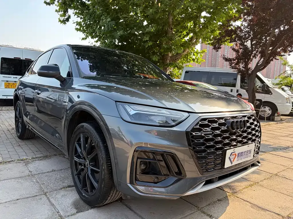 Audi Q5L Sportback — фото 5
