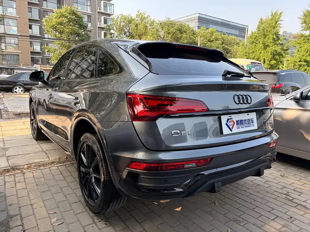 Audi Q5L Sportback — фото 7