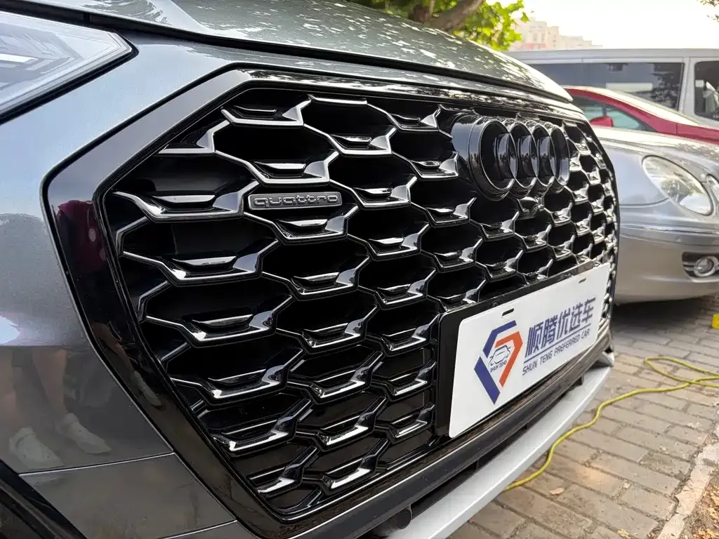 Audi Q5L Sportback — фото 8