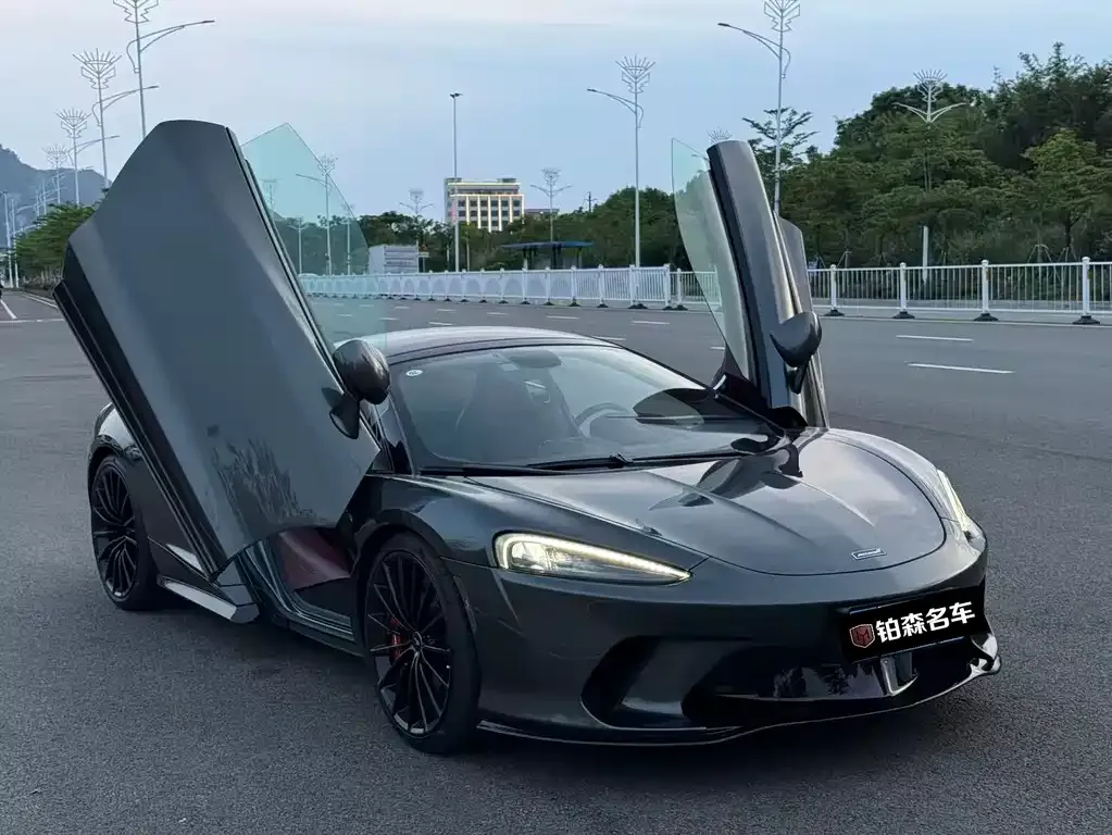 McLaren GT — фото 1