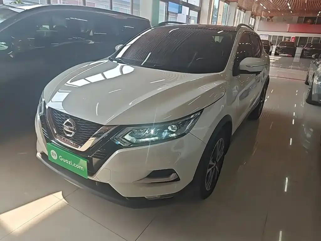 Nissan Qashqai — фото 1