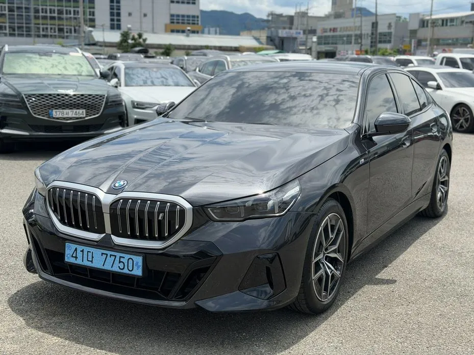 BMW i5 — фото 1