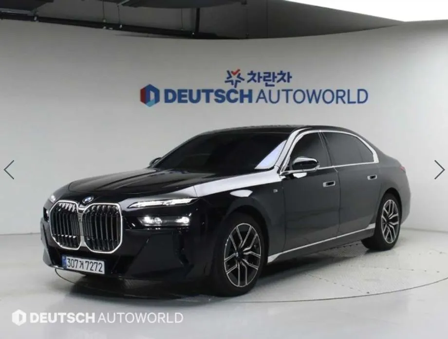 BMW 7-Series — фото 1