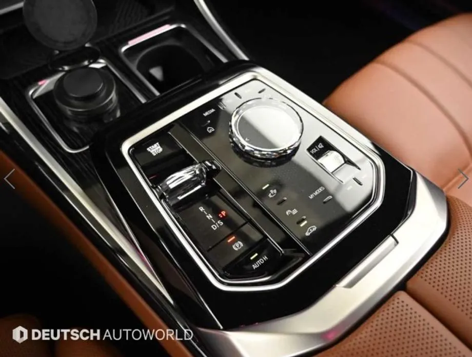 BMW 7-Series — фото 10