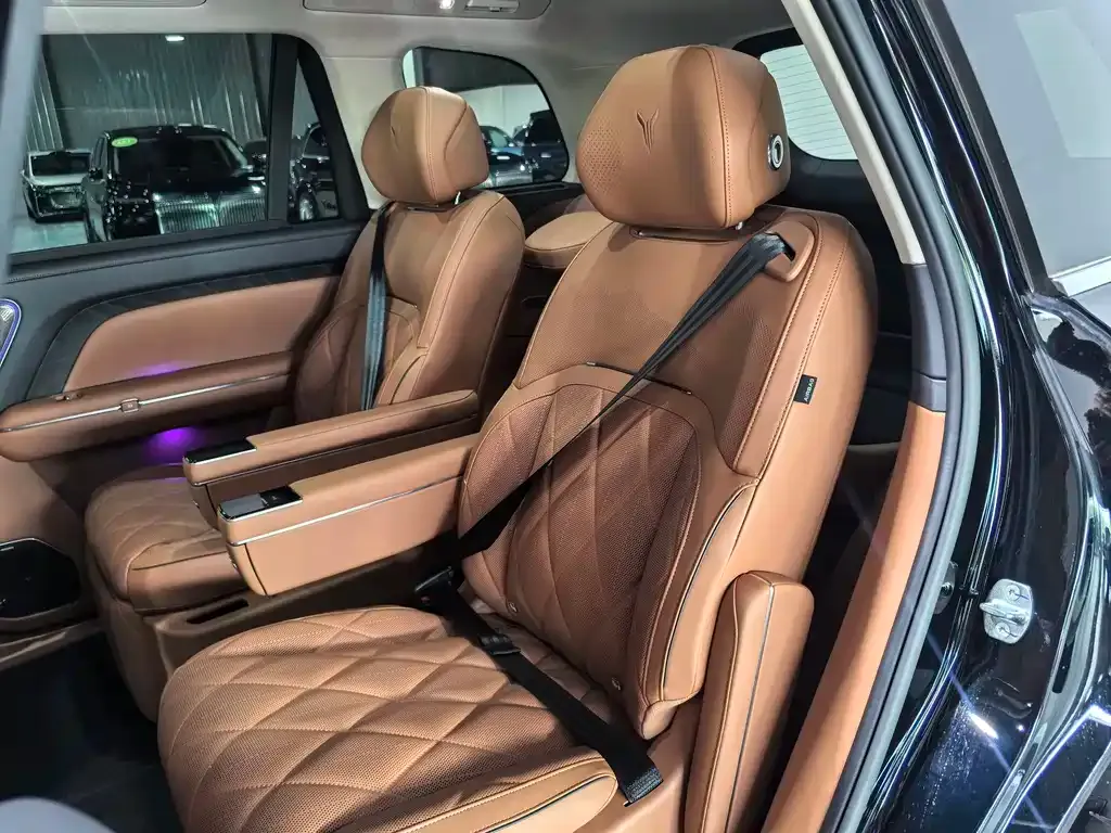 VOYAH Taishan — фото 9