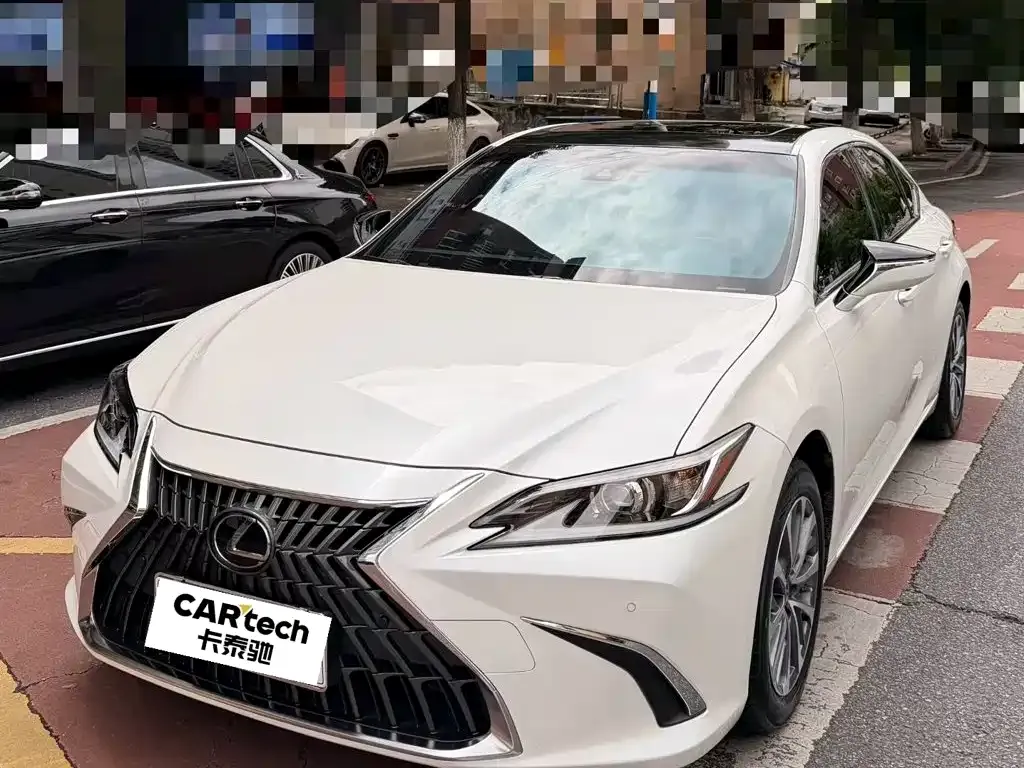Lexus ES — фото 1