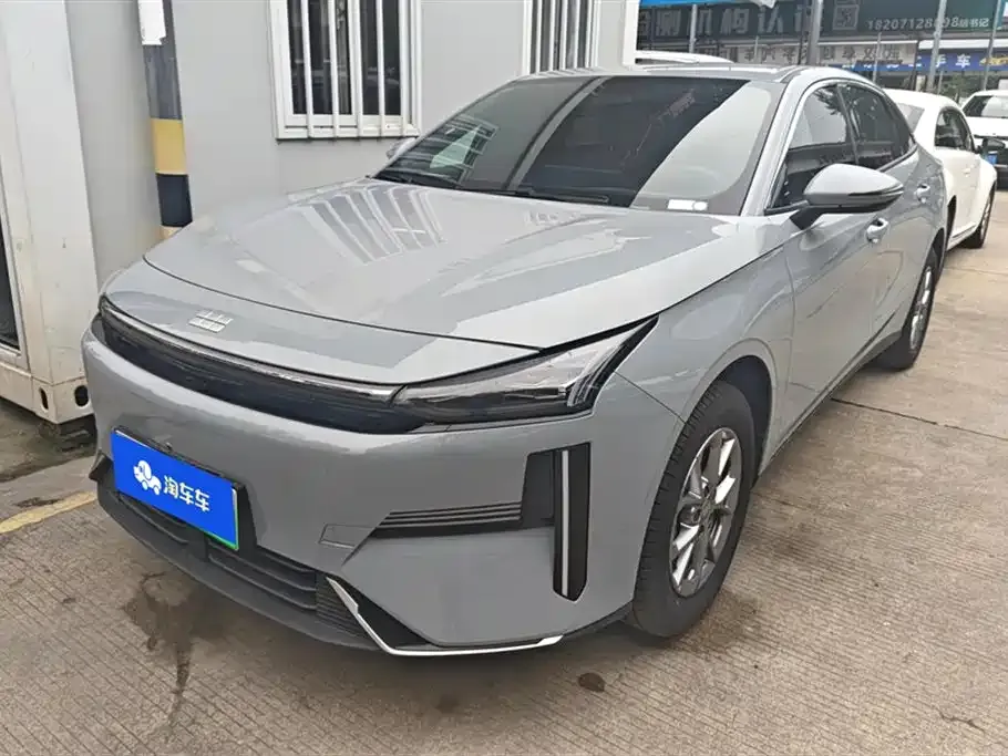 Geely Galaxy L6 — фото 1
