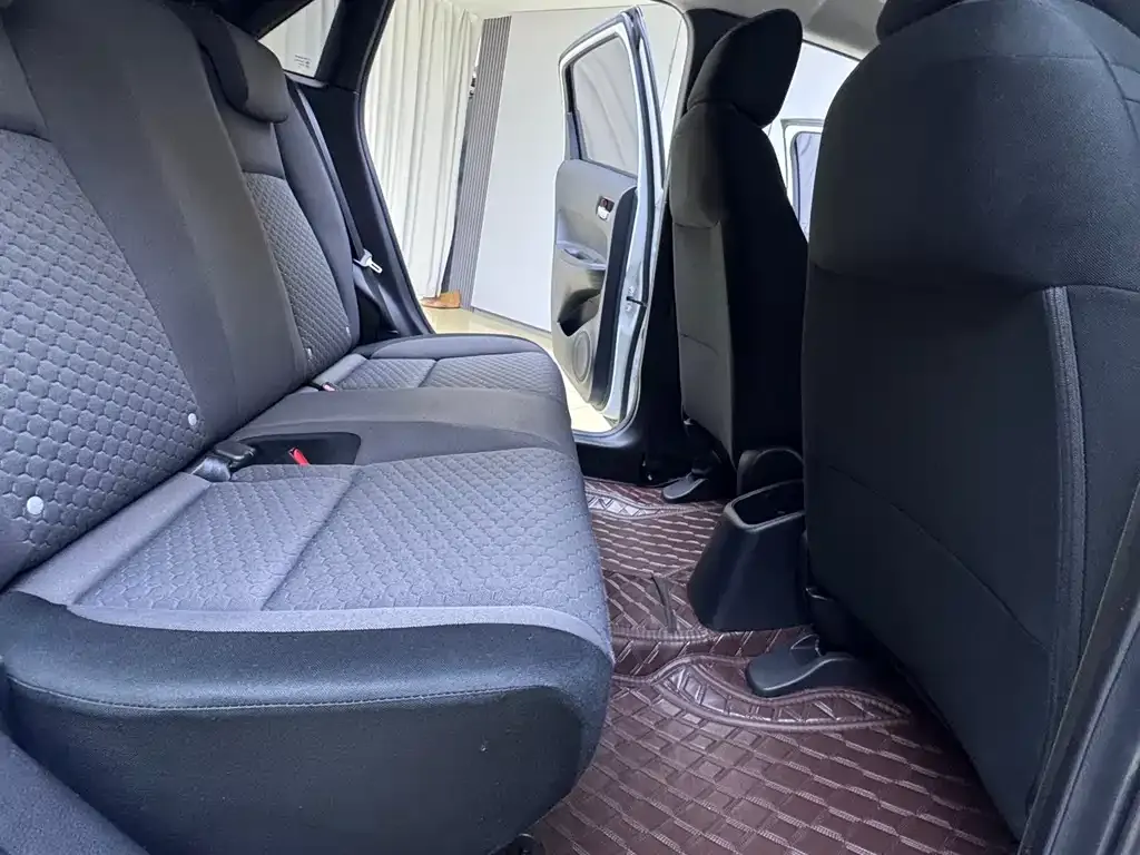 Honda Fit — фото 8