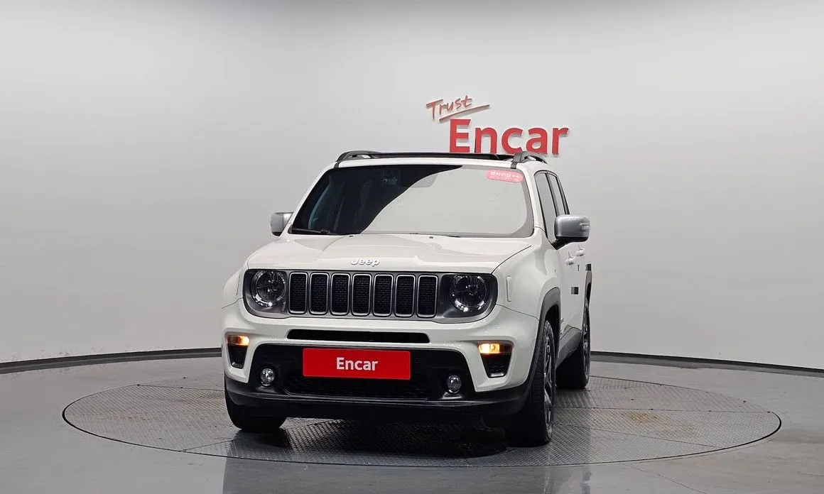 Jeep Renegade — фото 3