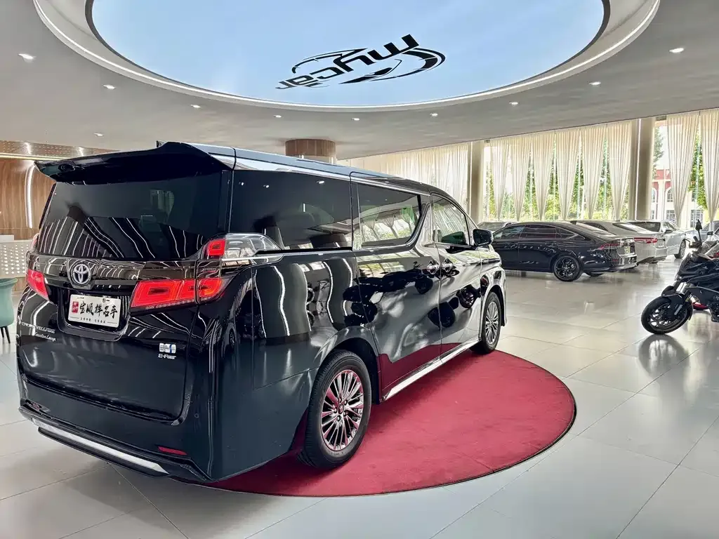 Toyota Vellfire — фото 10
