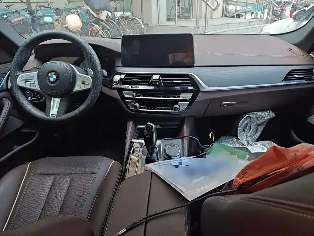 BMW 5 Series — фото 8