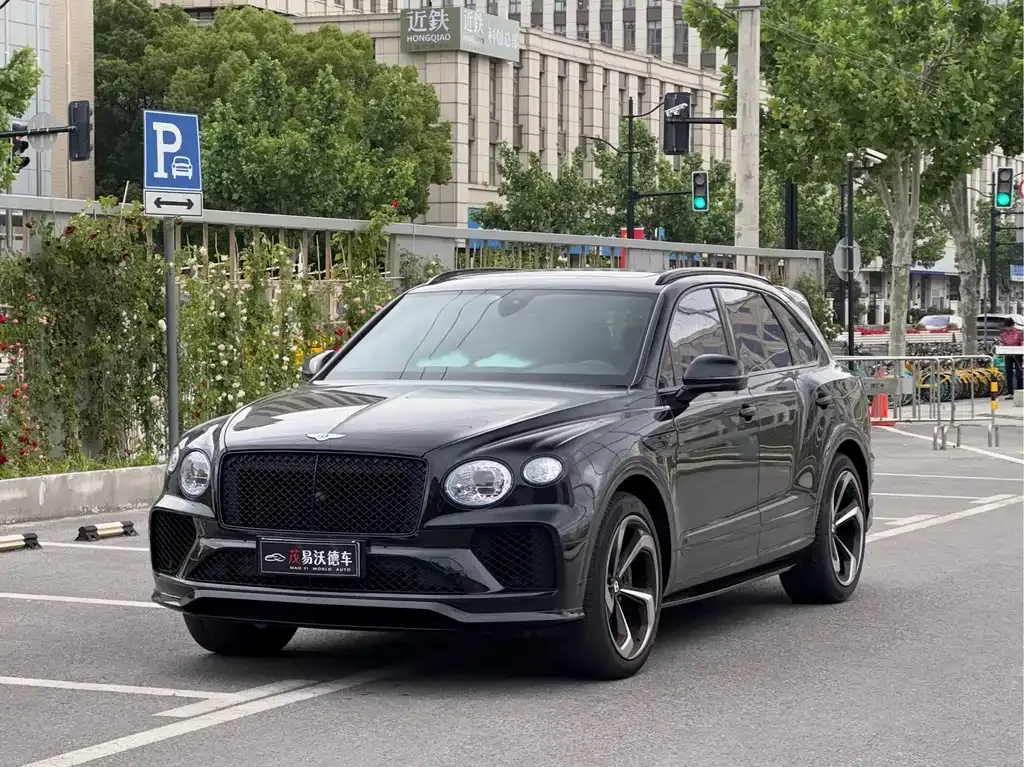 Bentley Bentayga — фото 1