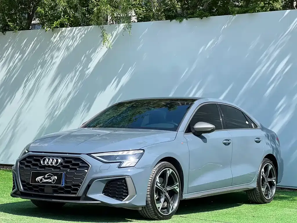 Audi A3 — фото 1