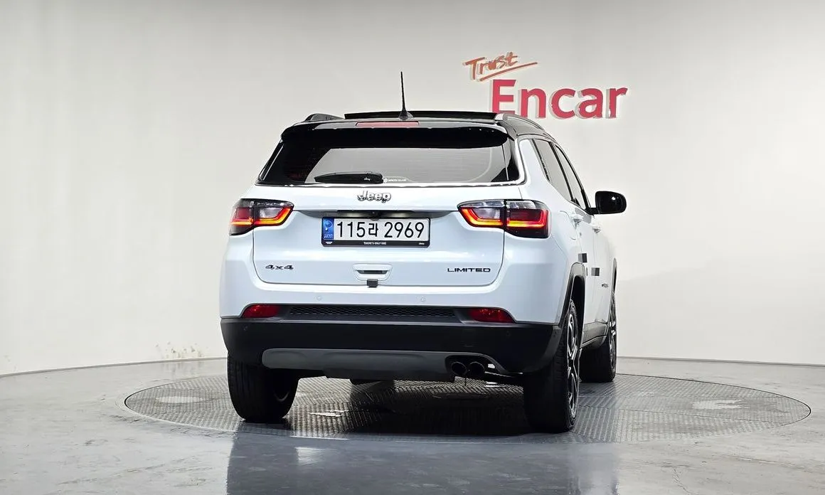 Jeep Compass — фото 4