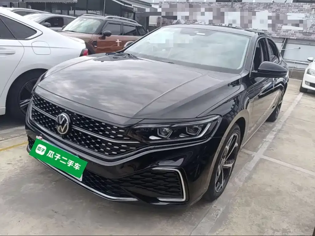 Volkswagen Passat — фото 1