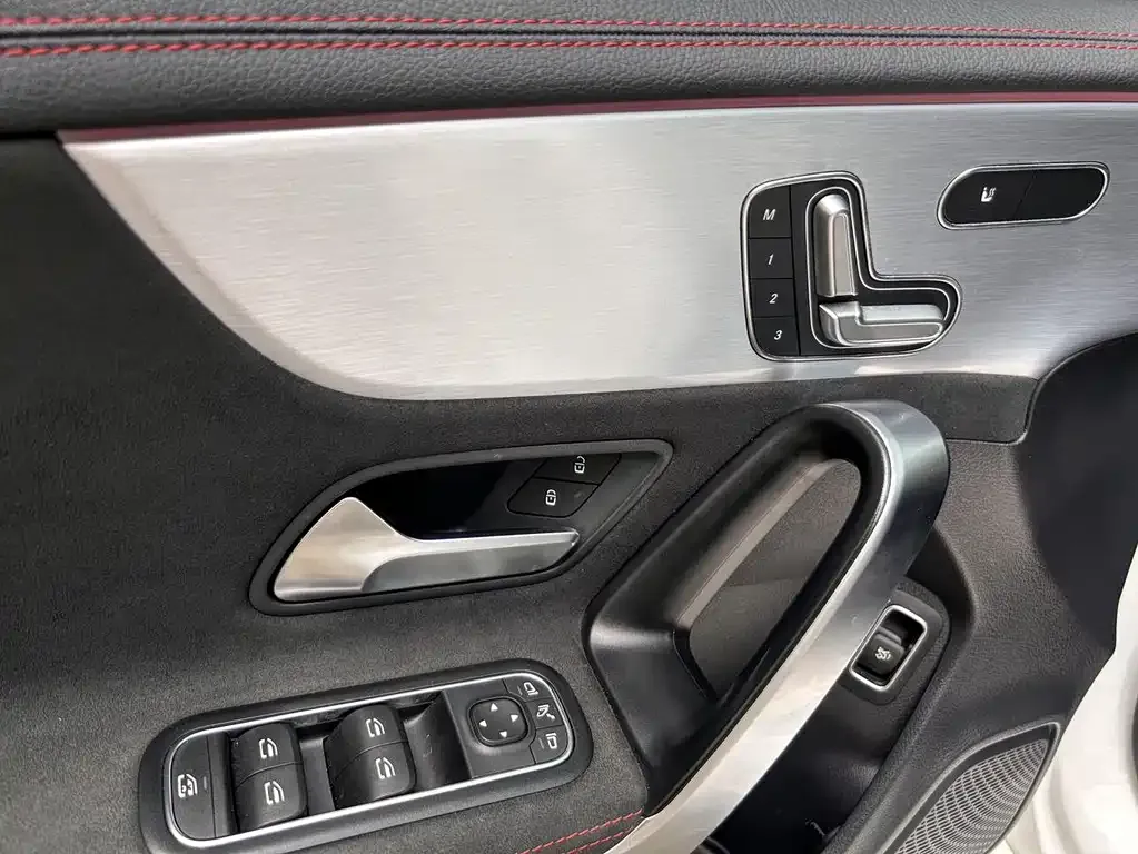 Mercedes-Benz CLA (Import) — фото 10