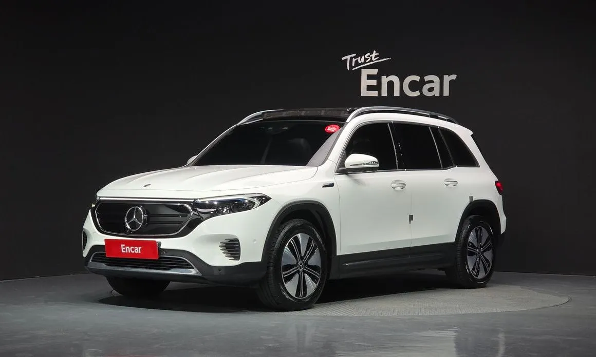 Mercedes-Benz EQB — фото 1