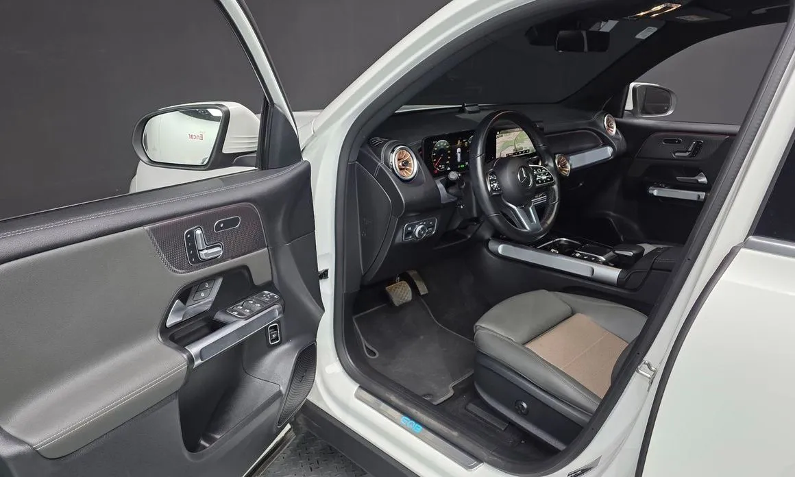 Mercedes-Benz EQB — фото 10