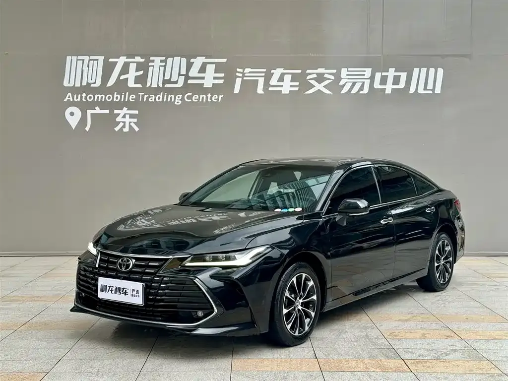 Toyota Avalon — фото 1