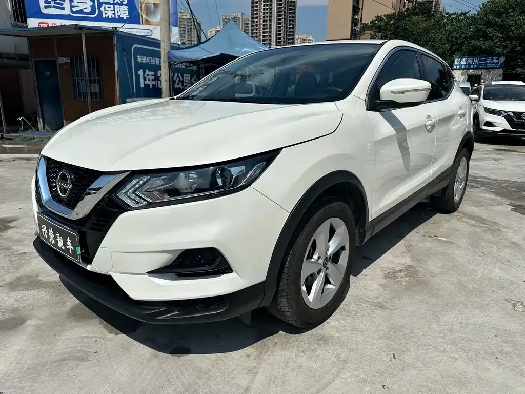 Nissan Qashqai — фото 1