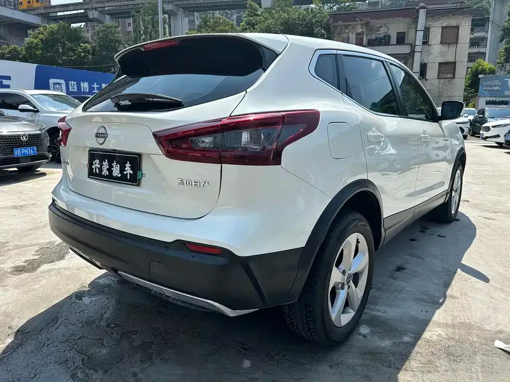 Nissan Qashqai — фото 9