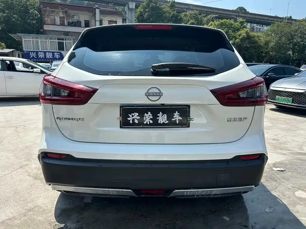 Nissan Qashqai — фото 7