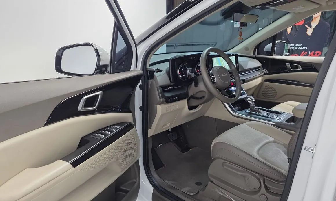 Kia Carnival — фото 10