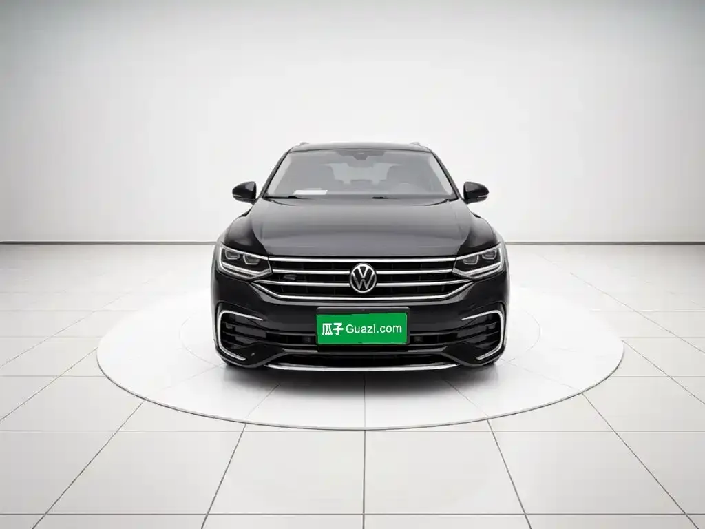 Volkswagen Tiguan L — фото 3