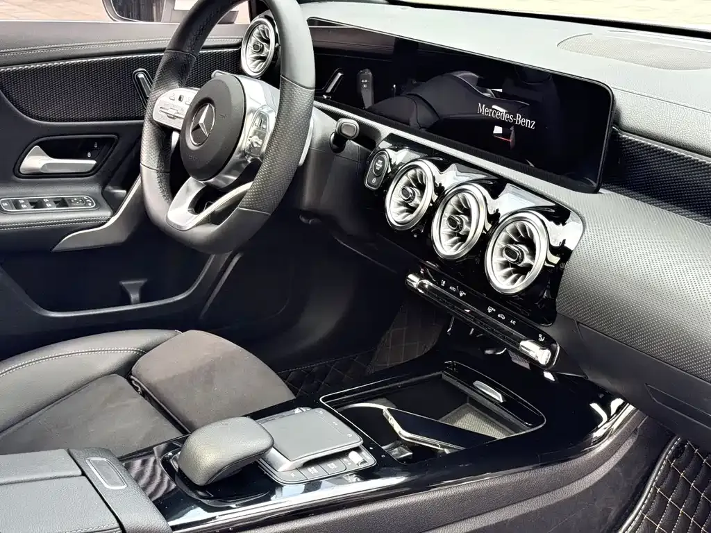 Mercedes-Benz A-Class — фото 10
