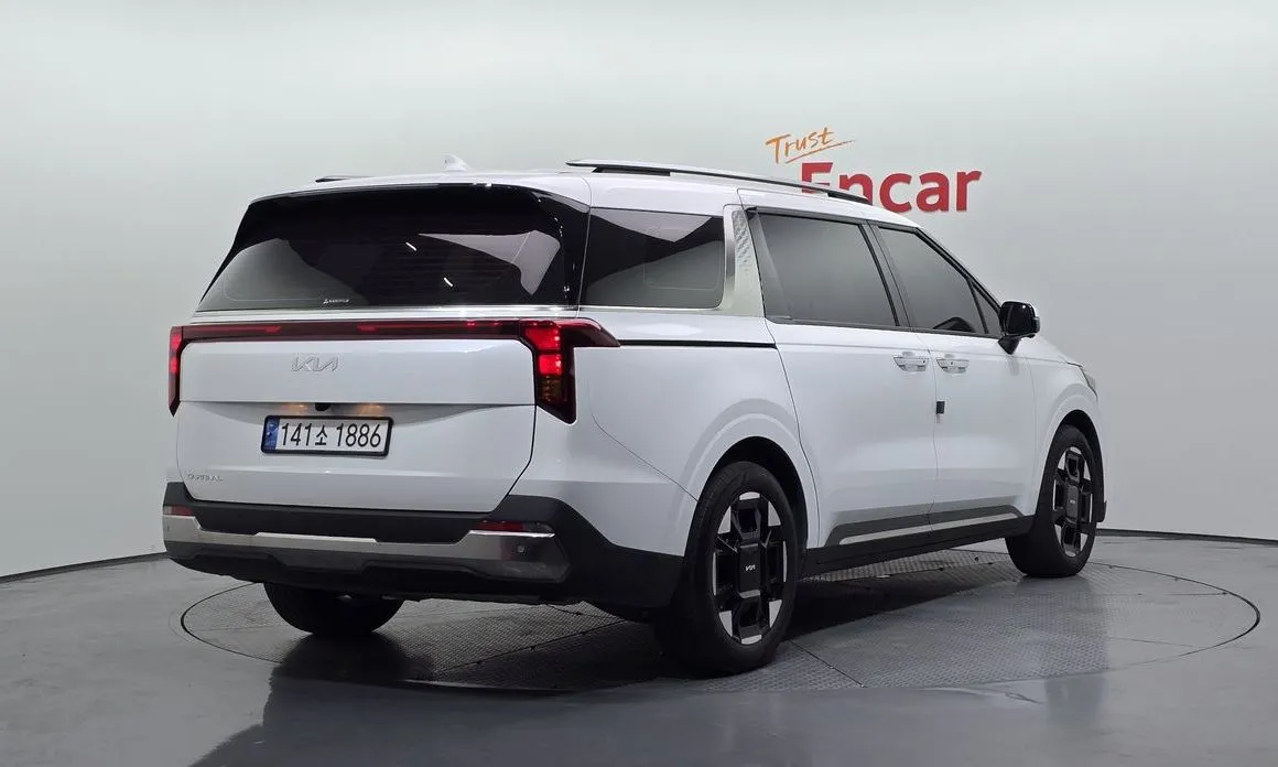 Kia Carnival — фото 10