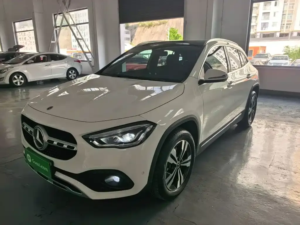 Mercedes-Benz GLA — фото 1