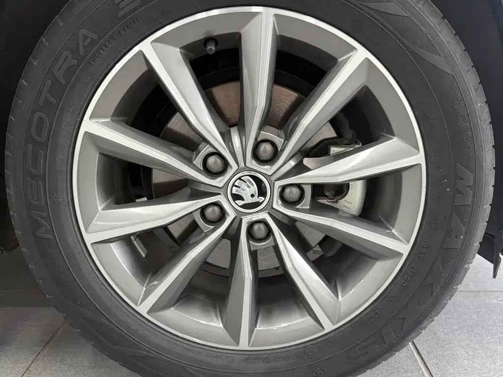 Skoda Octavia — фото 6
