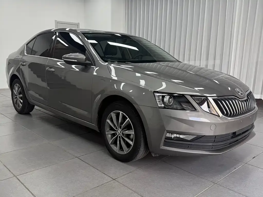 Skoda Octavia — фото 4