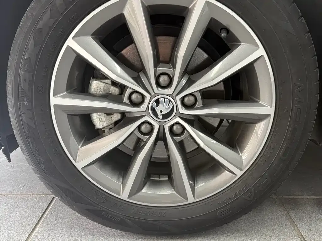 Skoda Octavia — фото 7