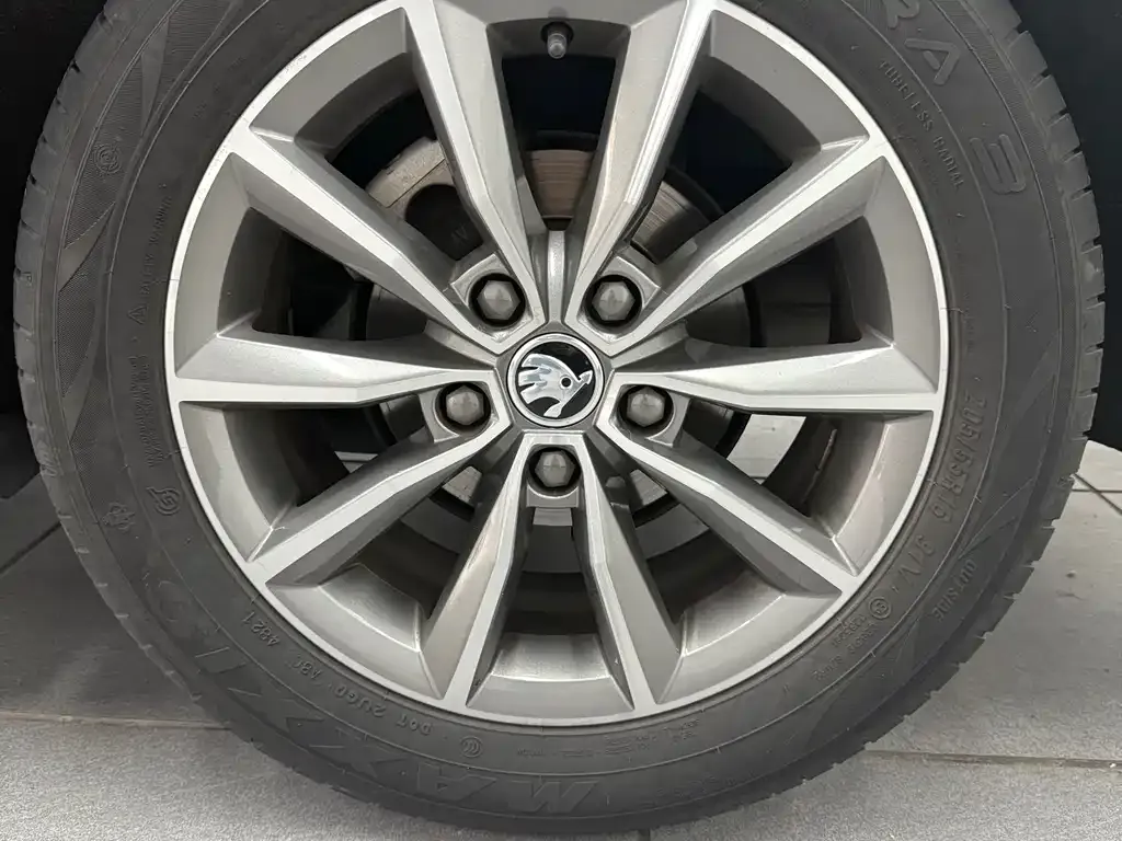 Skoda Octavia — фото 10