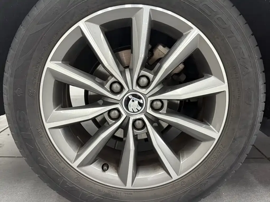 Skoda Octavia — фото 5