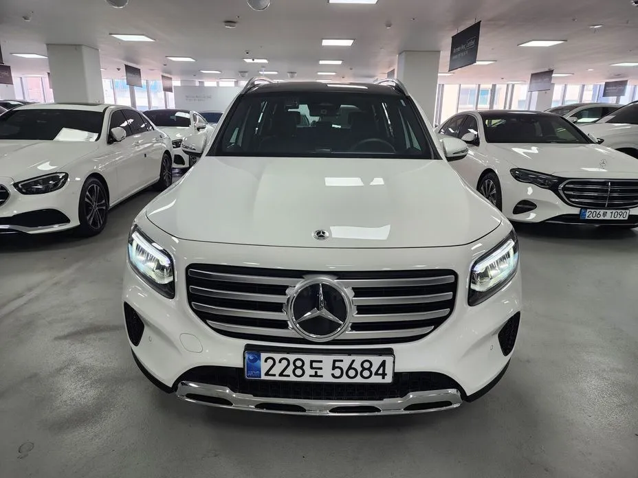 Mercedes-Benz GLB-Class — фото 1