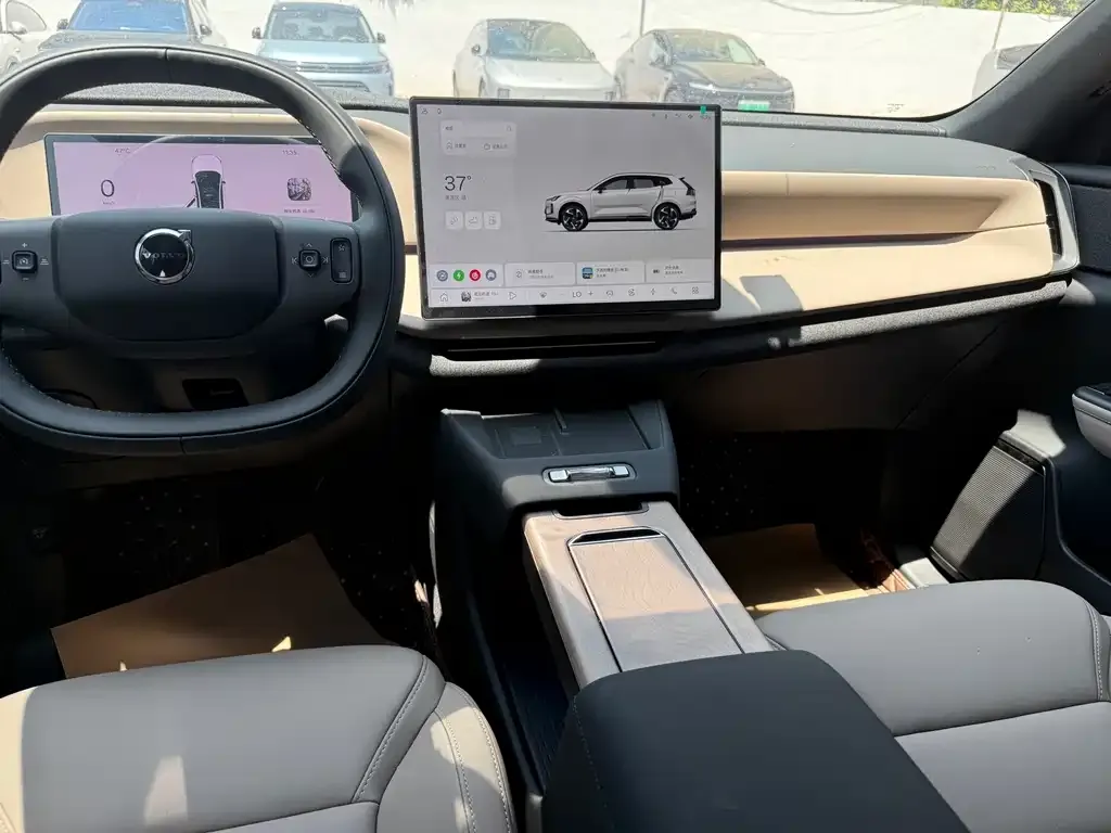 Volvo XC70 Plug-in Hybrid — фото 9