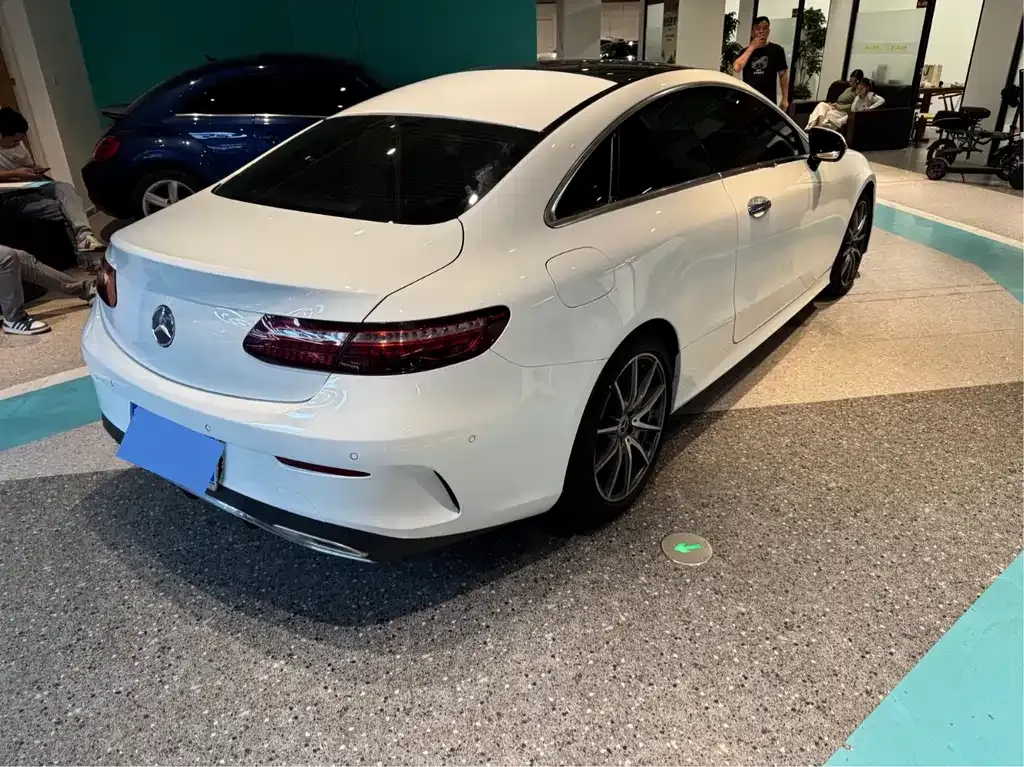 Mercedes-Benz E-Class (Import) — фото 7