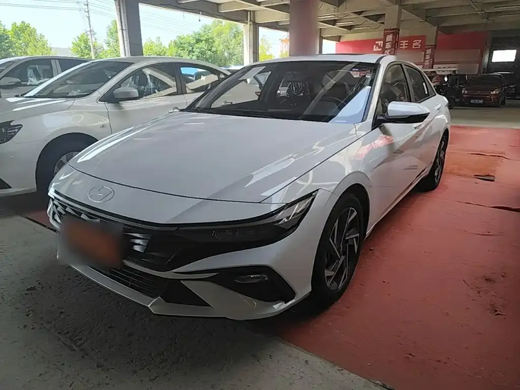 Hyundai Elantra — фото 3