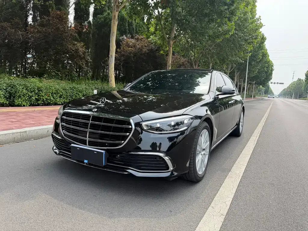 Mercedes-Benz S-Class — фото 1