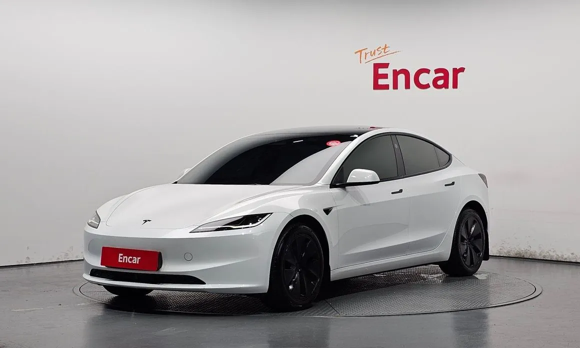 Tesla Model 3 — фото 1
