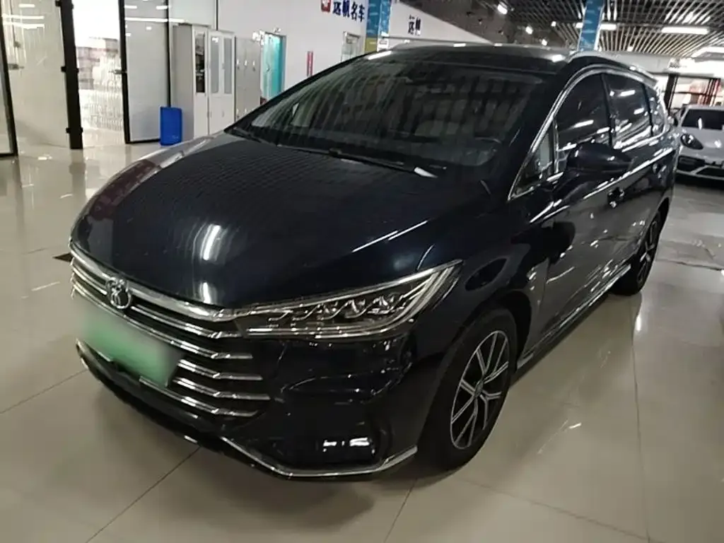 BYD MAX New Energy — фото 1