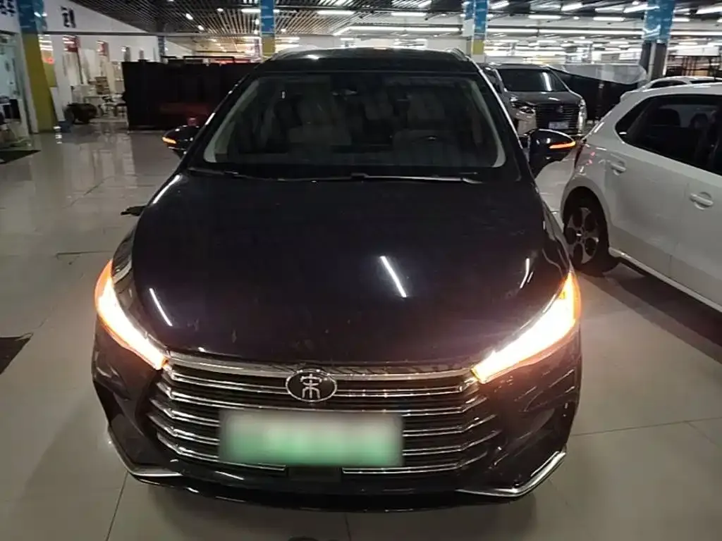BYD MAX New Energy — фото 10