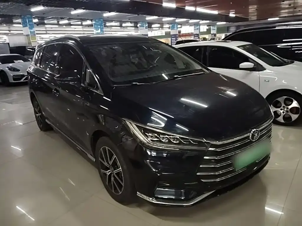 BYD MAX New Energy — фото 6