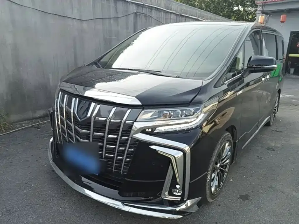 Toyota Vellfire — фото 1