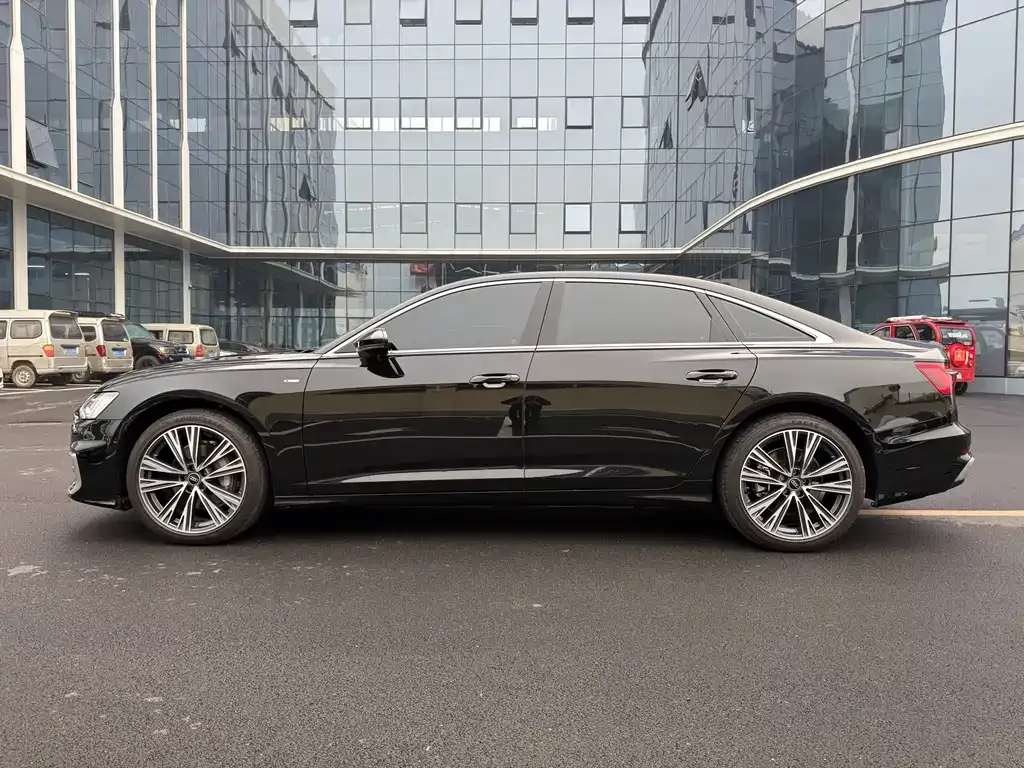 Audi A6L — фото 6